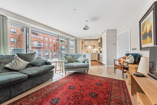 Flat for sale in The Colonnade, Maidenhead