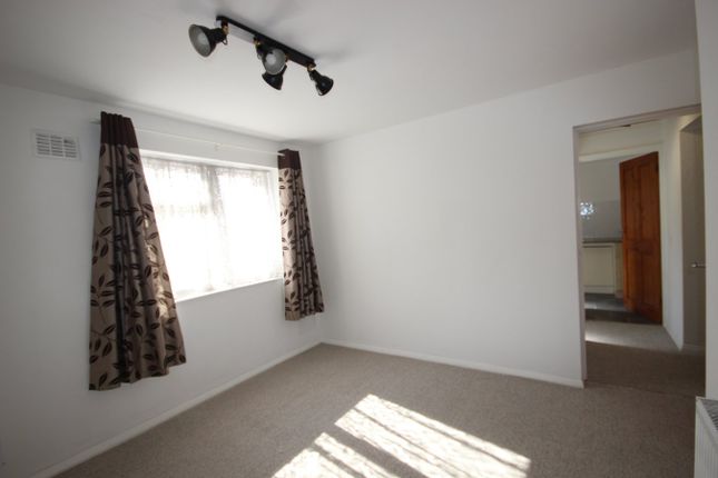 33, Magnolia Street, West Drayton photo 4