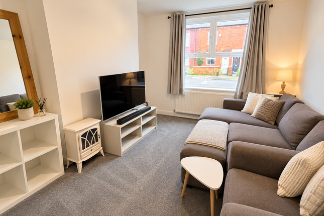 117, Warrington photo 2