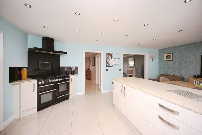 5, Alder Avenue, Kidderminster photo 3