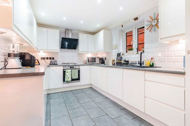 24a Vernon Road, Uckfield photo 2