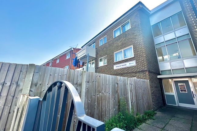 Thumbnail Flat to rent in Clarendon Street, Portsmouth