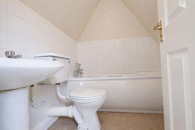 Flat 18, Conway Hall, Conway Mews, Brompton photo 3