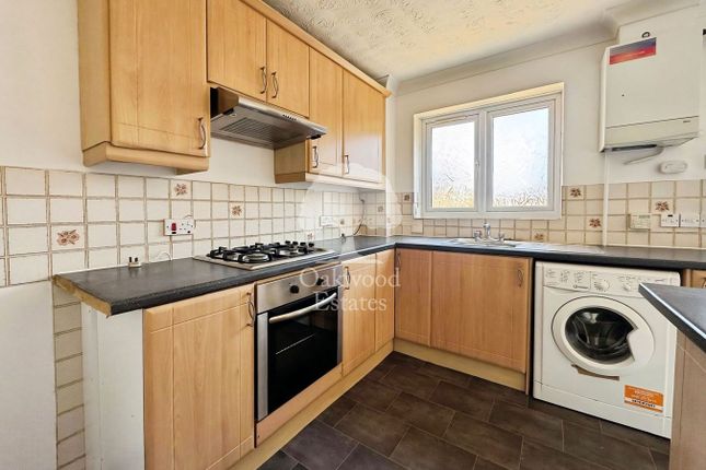 29, Moore Close, Slough photo 5