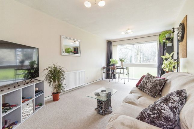 Maisonette for sale in Hampton Close, Stevenage