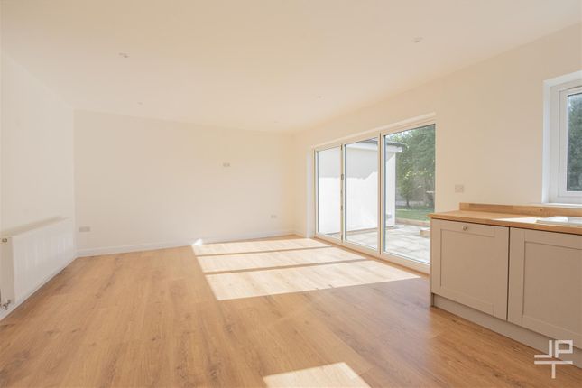 1, Thornbury Avenue, Warrington photo 3