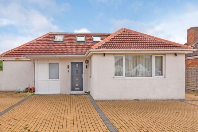 Thumbnail Bungalow to rent in Waddington Avenue, Old Coulsdon, Coulsdon