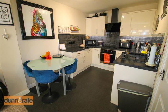 29, Botham Grove, Stoke-On-Trent photo 3