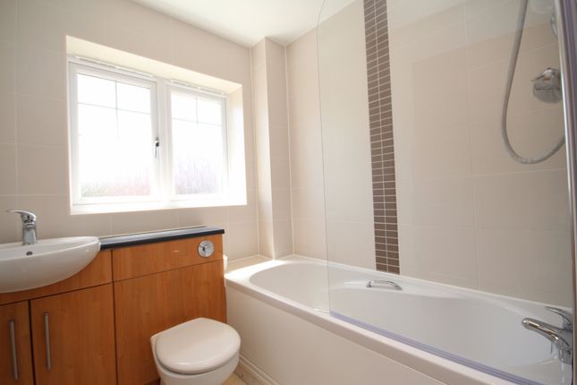 One, Willow Close, MAIDENHEAD photo 4