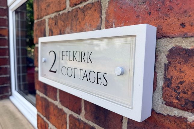 2, Felkirk Cottages, Barnsley photo 2