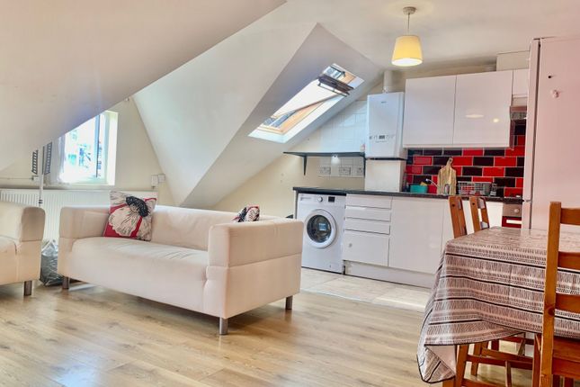 Thumbnail Flat to rent in Lucien Road, London