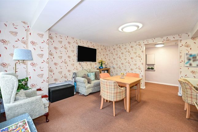 25, Guardian Close - Preston (A), Fulwood photo 3