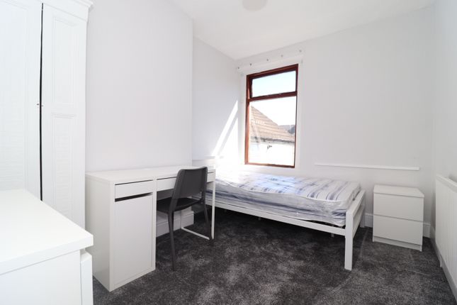 68, Malefant Street, Cardiff photo 4