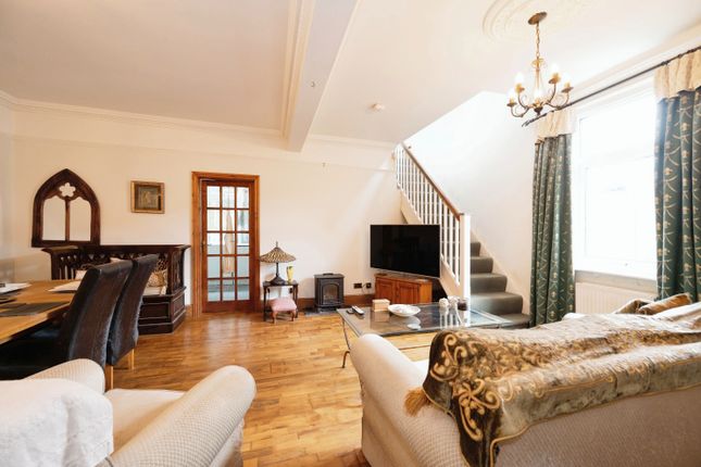 5, Suntrap Gardens, Hayling Island photo 3