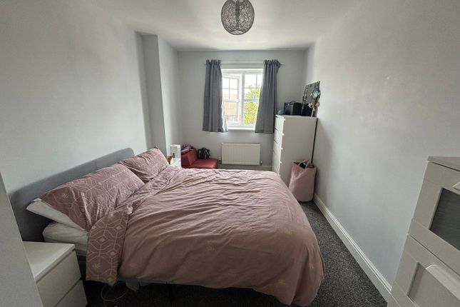 79, Manchester photo 2