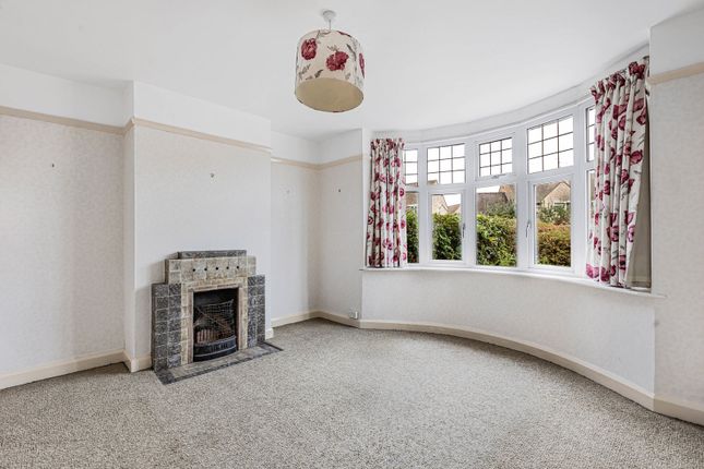 15, Cotswold Avenue, Gloucestershire photo 3