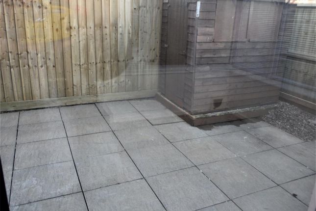 97, Globe Court, Calne photo 5