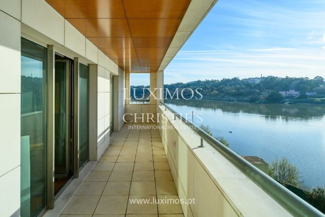 Thumbnail Apartment for sale in R. Do Freixo, Portugal
