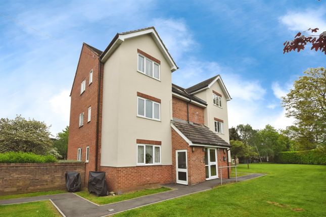 Flat for sale in Brooklands Walk, Chelmsford