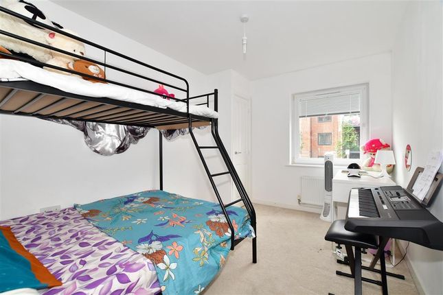 Flat for sale in Fosters Place, East Grinstead, West Sussex