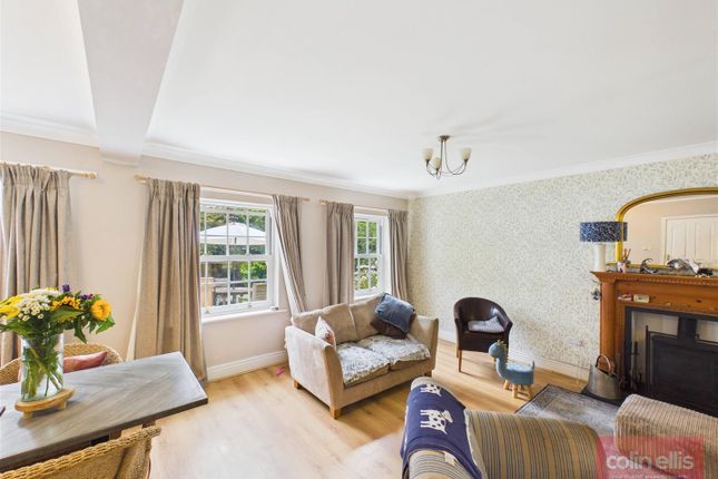 9B, Throxenby Lane, Scarborough photo 4