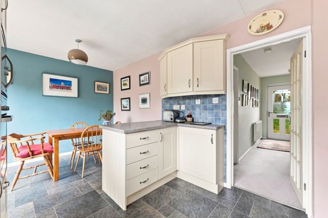 13, Maple Close, Nottingham photo 4