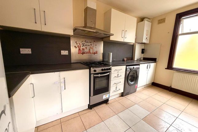 20A, Cameron Road, Ilford photo 2