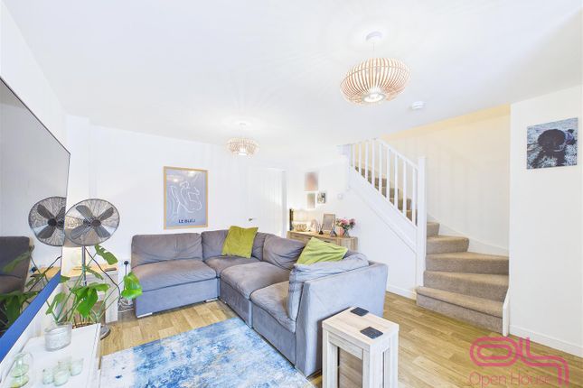 66, Holden Drive, Swadlincote photo 4