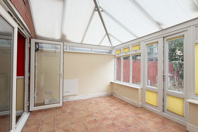 11, Wingfield Court, Banstead photo 4