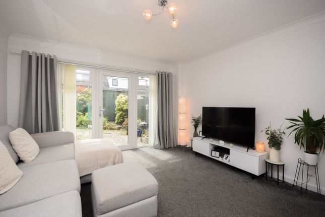 8, Aberfoyle Gardens, Dundee photo 3