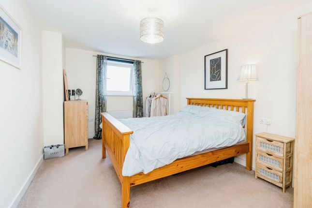 84, Alexander Square, Eastleigh photo 4