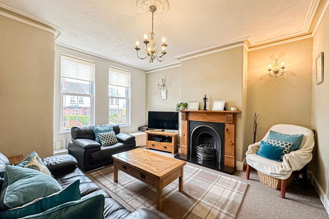 14 Dale Avenue, Wirral photo 2