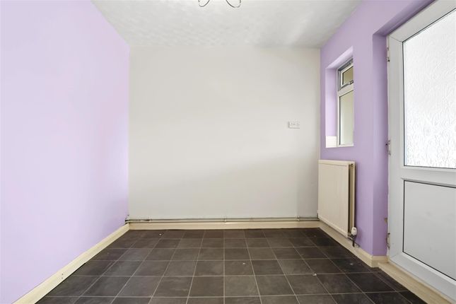 205, Allendale Avenue, Nottingham photo 3
