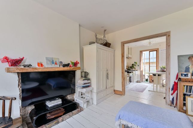 Lavender Hill, Battersea photo 3