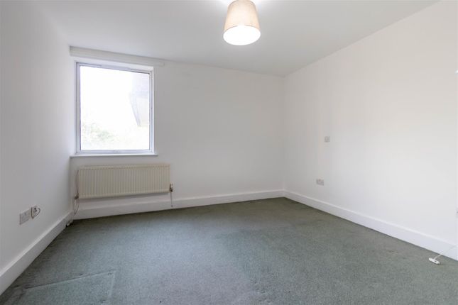 Regent court, Flat 5, Regent court, London photo 4