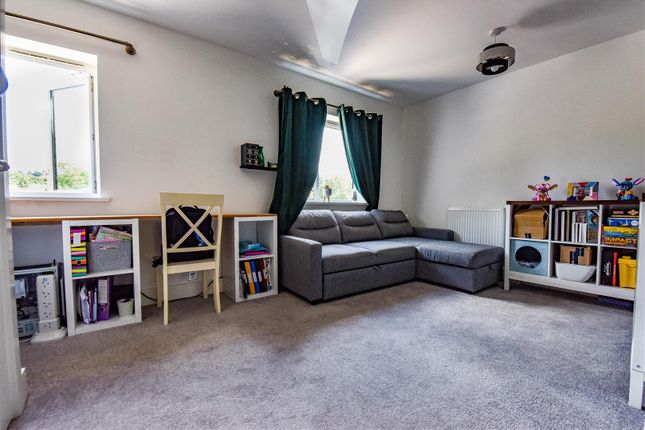 18, Foundry Rise, Dursley photo 4