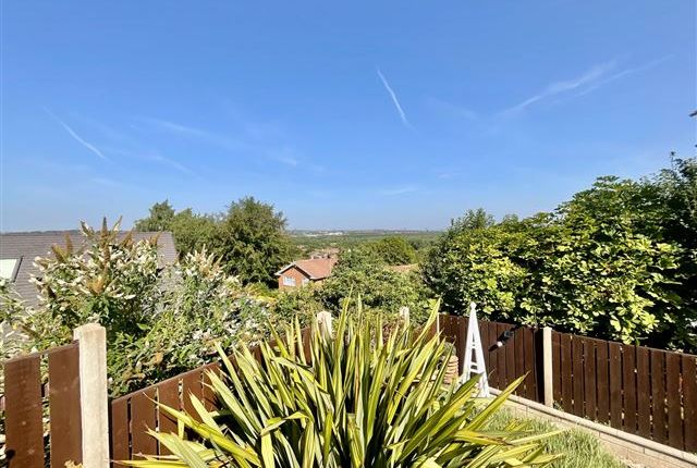 12, Bunkers Hill Killamarsh, Sheffield photo 2