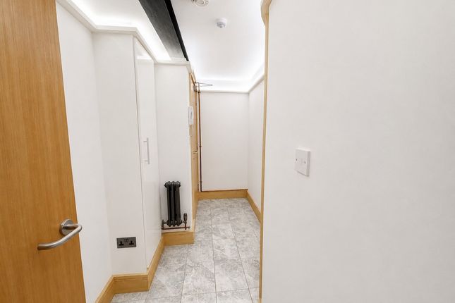 Flat Flat 4, Riverside Apartments, Bridge Street, Lincoln photo 2
