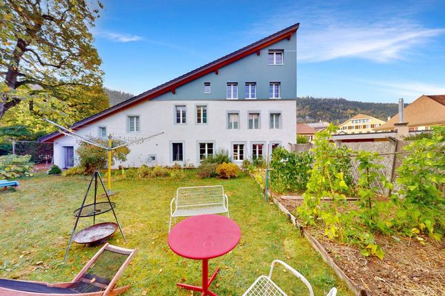Villa for sale in Fleurier, Canton De Neuchâtel, Switzerland