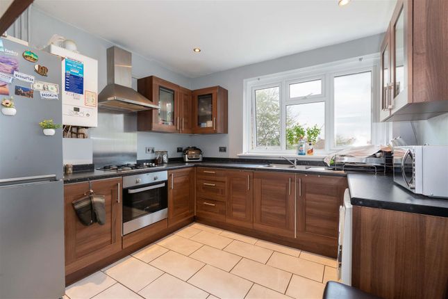 26, Masons Road, Slough photo 4