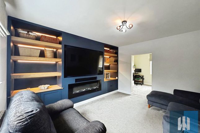495, Blackmoorfoot Road, Huddersfield photo 4