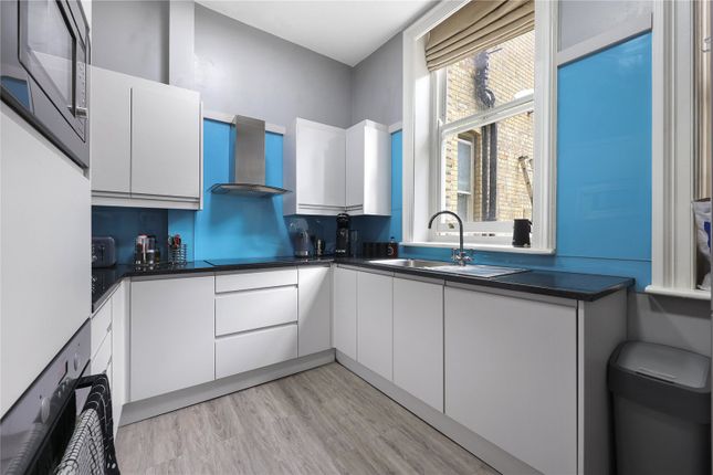 Flat for sale in Bedford Court Mansions, London