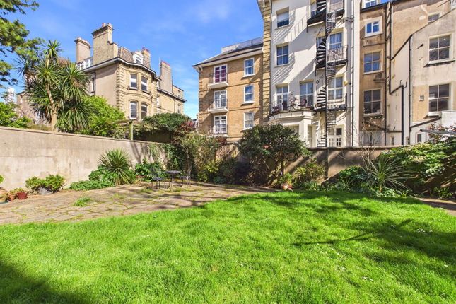10 Amberley Court, 22 Second Avenue, Hove photo 2
