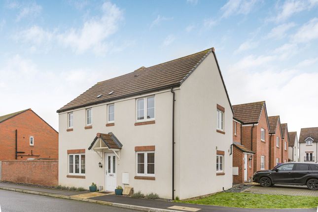 3-bed house on 7 Skylark Fields, Abingdon, £410,000