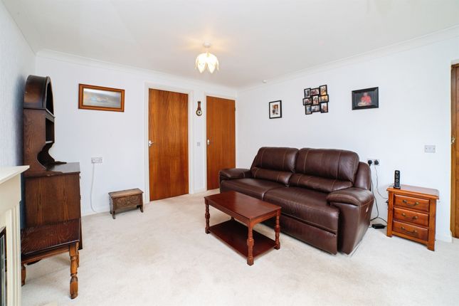 14, Thorpelands Drive, Derby photo 3