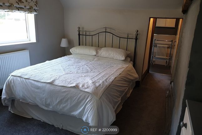 King-Size Bedroom Open Plan