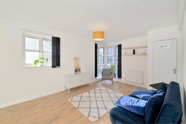 Thumbnail Flat for sale in Sherwood Gardens, Canary Wharf