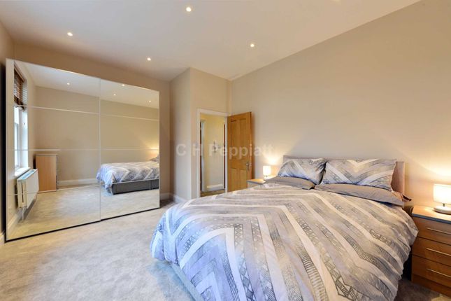 Flat to rent in Carleton Road, Tufnell Park