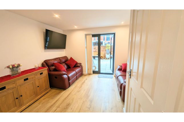 Town house for sale in Langdon Road, Swansea