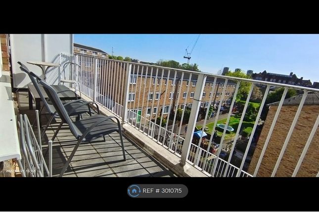 Lucey Way, London photo 3